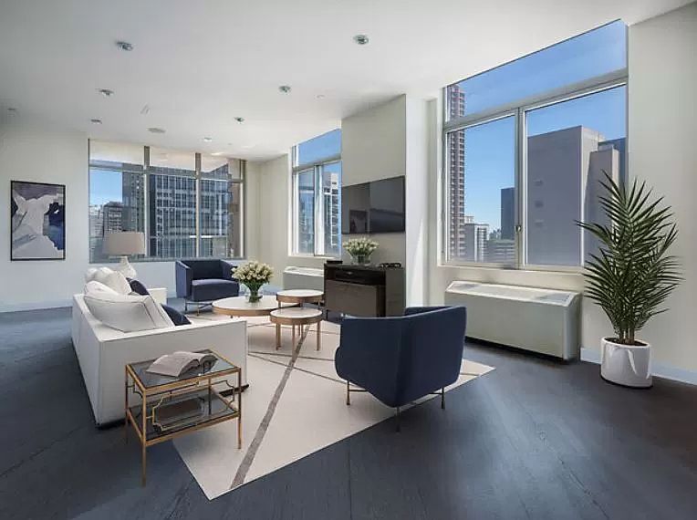 1st image of 556 3rd Ave Penthouse A1