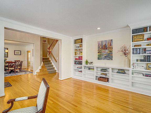 5th image of 6758 Edge Cliff Dr