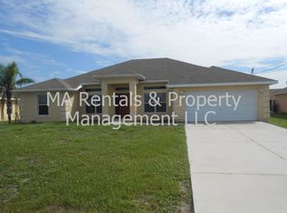 420 Willowbrook Dr, Lehigh Acres, FL 33972