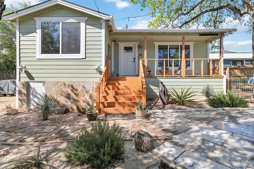 1 bed, 1.0 bath, 704 sqft, $2,300 — Photo 3