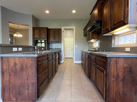 3rd image of 649 Lilja Ct