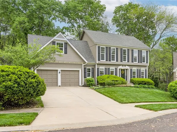15630 Dearborn St, Overland Park, KS 66223