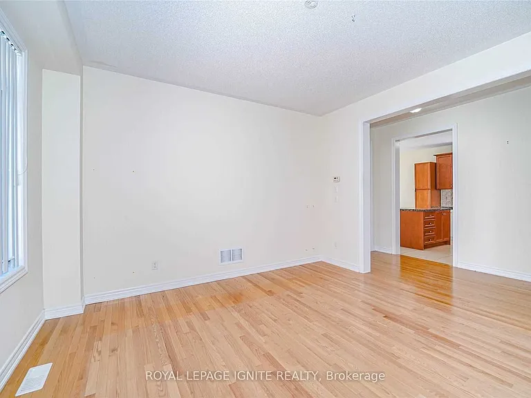 26 Ironshield Dr #UPPER — Photo 11