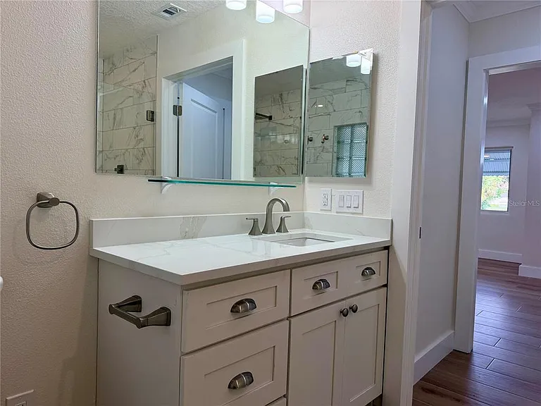 301 S Seminole Ave — Photo 24