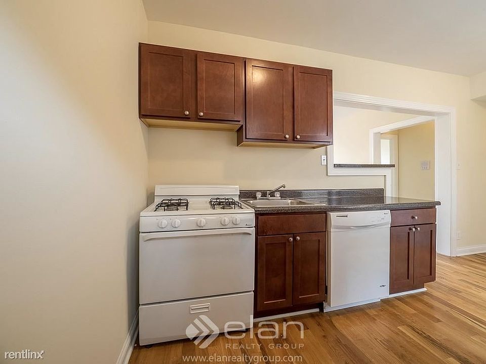 1st image of 3937 N Janssen Ave APT 2E