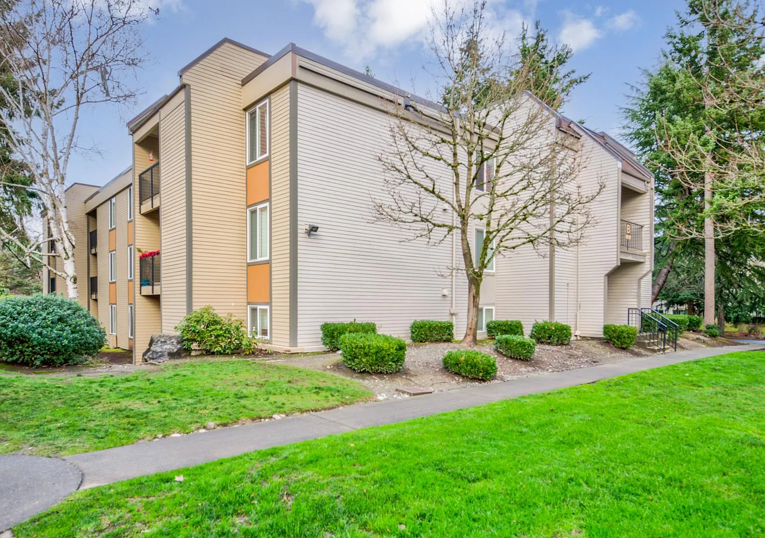 2 bed, 860 sqft, $2,200 — Photo 2