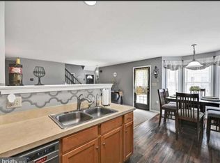 640 Chickadee Dr, Lititz, PA 17543