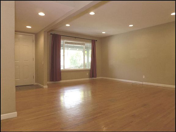 5th image of 6069 Pineland Ave
