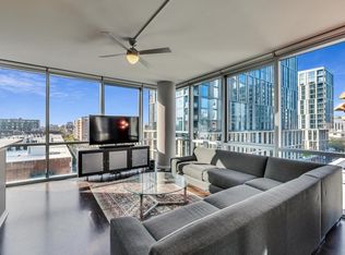 123 S Green St APT 701, Chicago, IL 60607