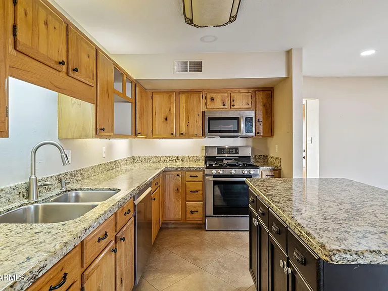 3007 N 84th Pl — Photo 13