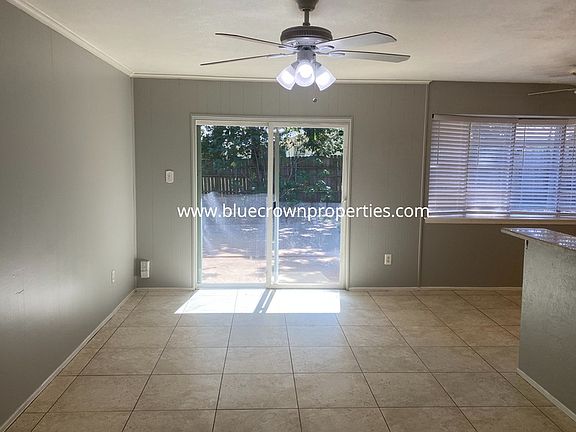 3rd image of 813 N Ector Dr