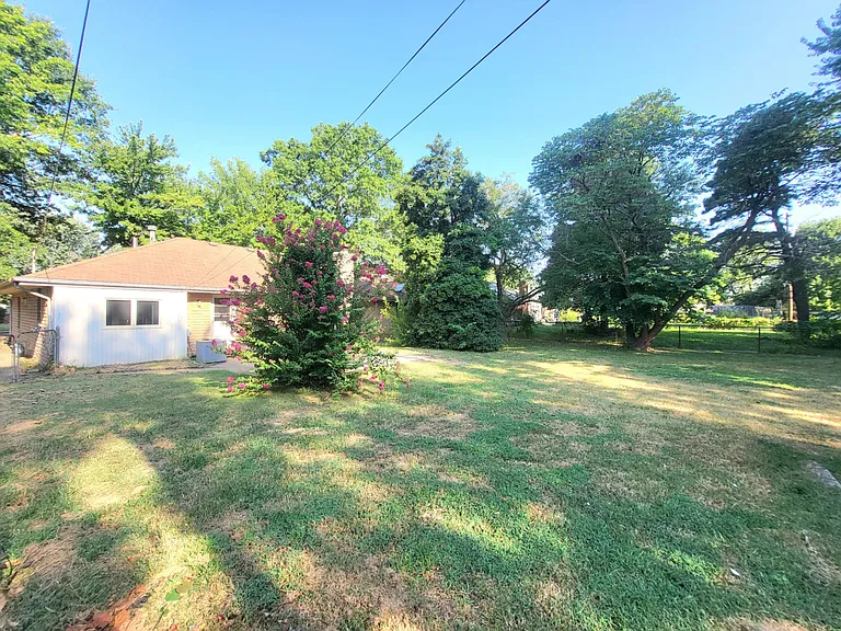 3232 S Roanoke Ave — Photo 16