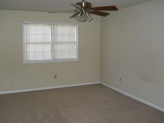 3rd image of 15 Crossgate Dr