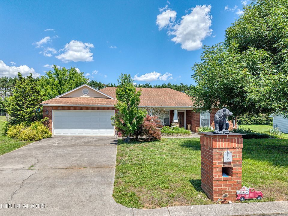 1st image of 926 Mossy Grove Ln