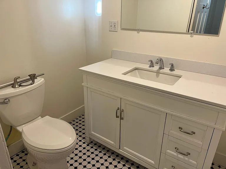 1358 N Ogden St #1B — Photo 6