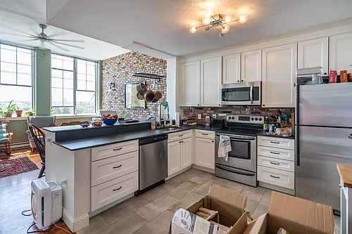 240 Heath St #8 Photo 1