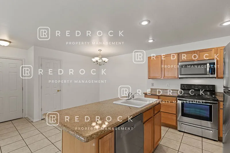 3 bed, 2.0 bath, $1,995 — Photo 3