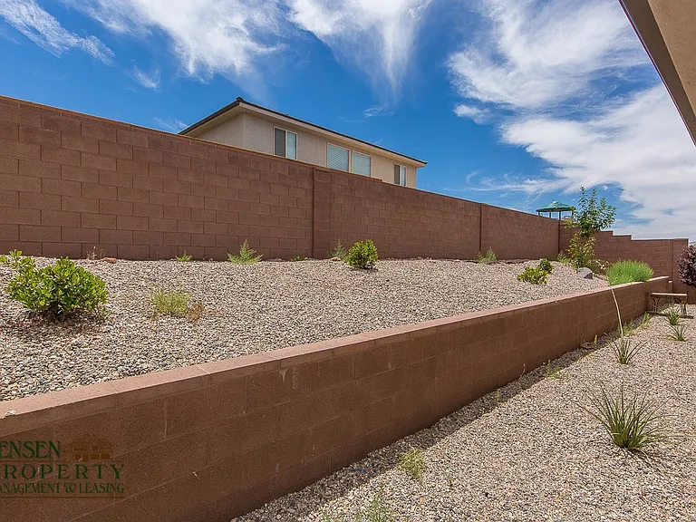 3252 E Tanoak Dr — Photo 24