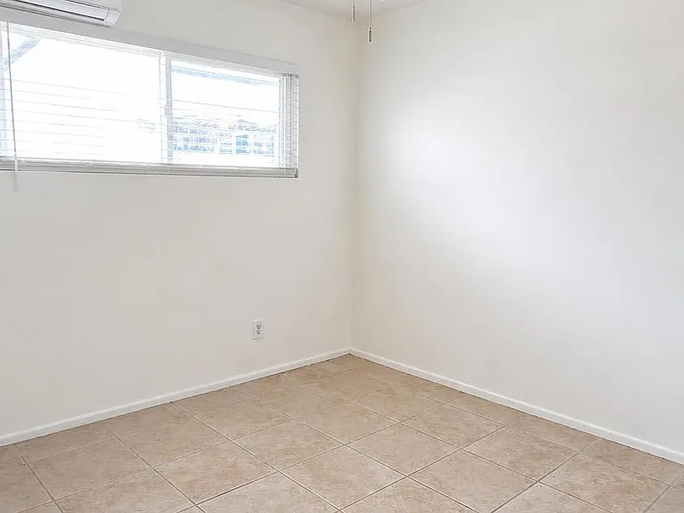 343 W Tramview Rd — Photo 4