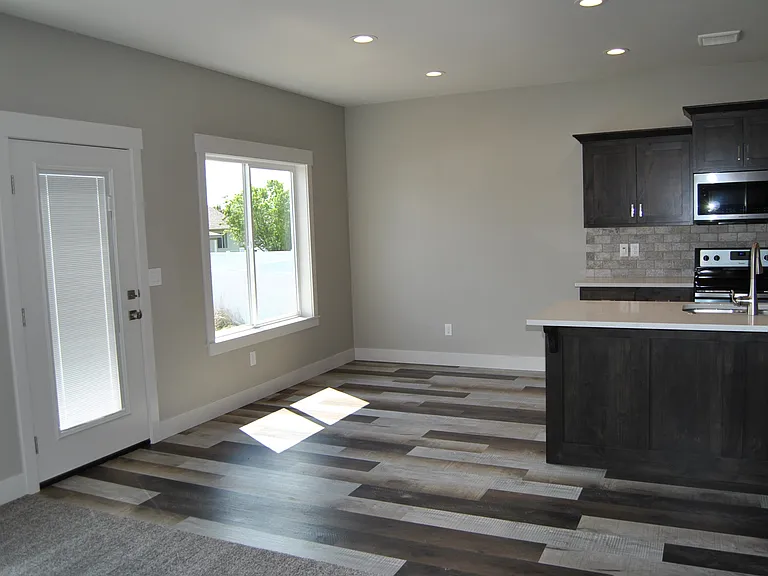 1097 Villa Vista Dr — Photo 4