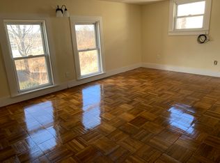 8 Auburn St APT 3, Worcester, MA 01605