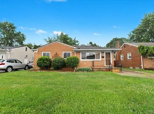 27559 Windsor St, Garden City, MI 48135