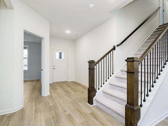 3rd image of 6314 Stoneside Dr