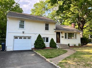 98 Irving Ave, Livingston, NJ 07039