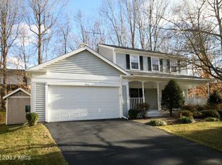 9216 Beachway Ln, Springfield, VA 22153