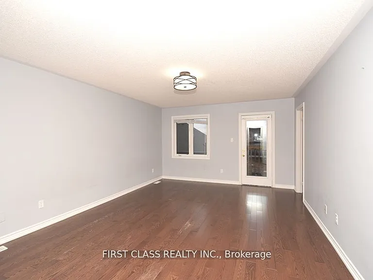 1542 Bruny Ave #UPPER — Photo 11