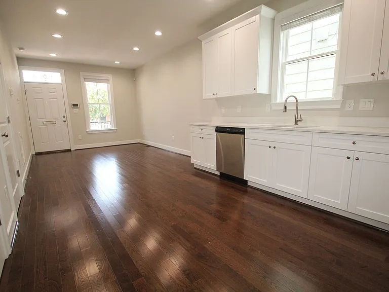 1505 W Cary St — Photo 6