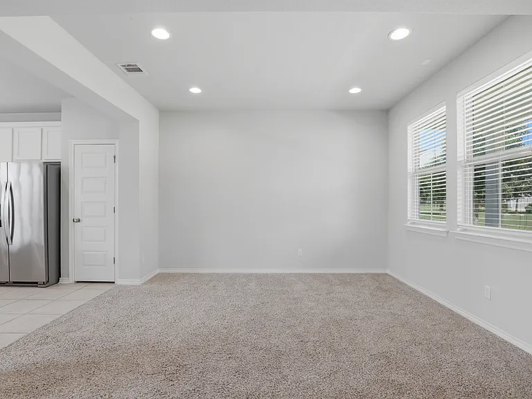 2129 Pecan Island Dr — Photo 3