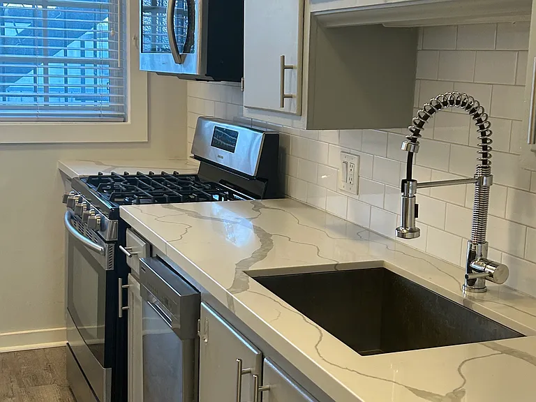 832 Hilldale Ave #1/2 — Photo 4