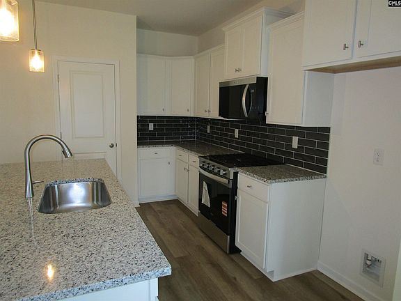 3rd image of 575 Griffon Dr