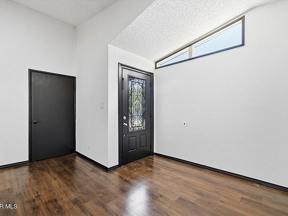 4th image of 44043 Heaton Ave