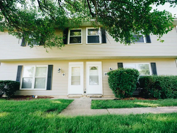 10 W Fernwood Dr, Bolingbrook, IL 60440