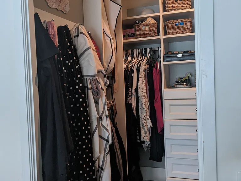 369 Sorauren Ave #105 — Photo 22