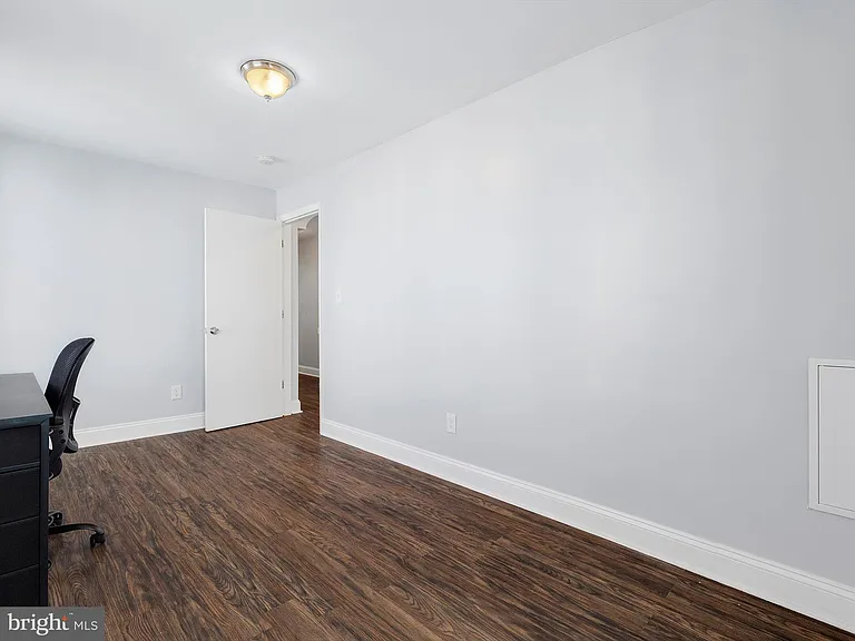 1713 E Lafayette Ave — Photo 20