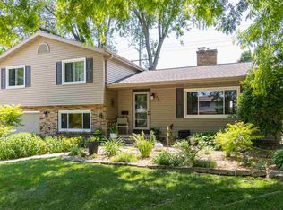 231 E McArthur St, Appleton, WI 54911