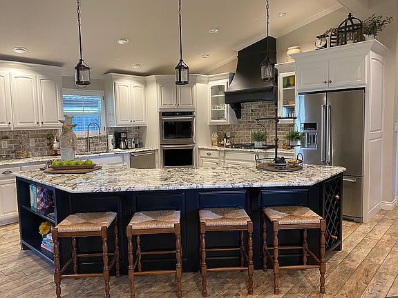 2nd image of 1537 Celia Dr