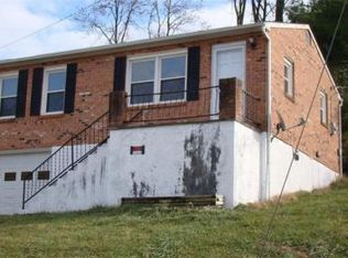 506 Scott St, Pulaski, VA 24301