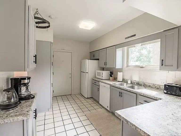 3420 Kingman Blvd #1 — Photo 6
