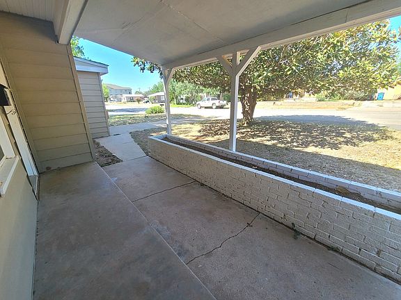 2nd image of 1701 Henderson St