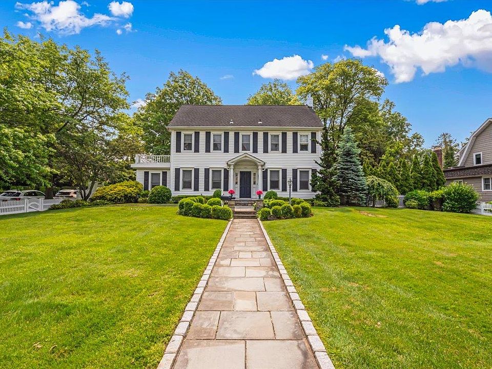 1st image of 195 Hempstead Avenue