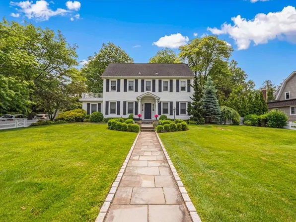 195 Hempstead Avenue, Rockville Centre, NY 11570