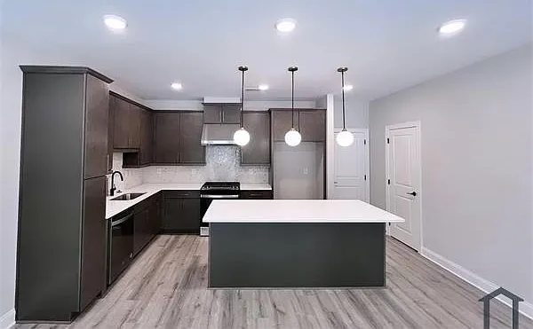 3 bed, 1500 sqft, $2,795 — Photo 1