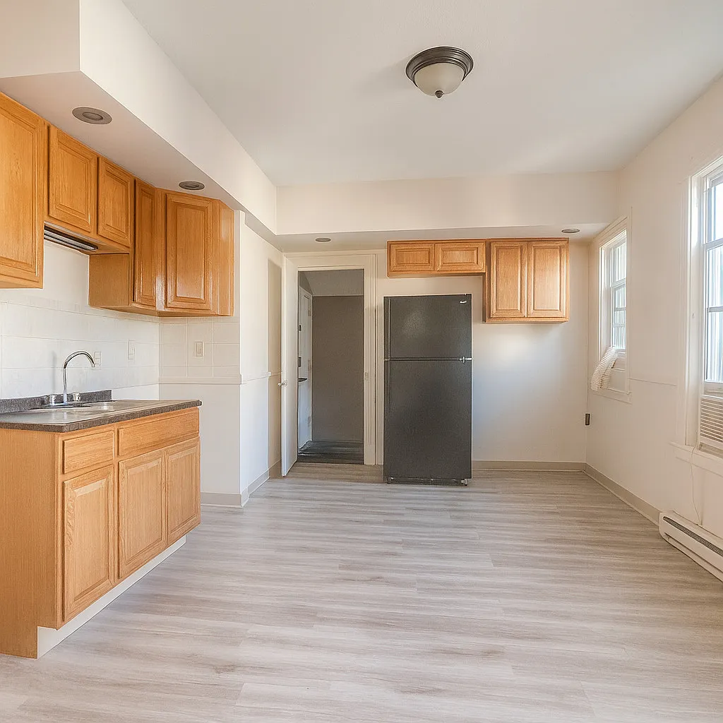 3 bed, 1.0 bath, 3510 sqft, $1,700 — Photo 1