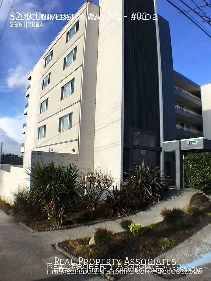 *City Views* -2b/2b Large Corner & Bright Apt In The University District - Avail 10/16/26 - Unive... — Photo 2