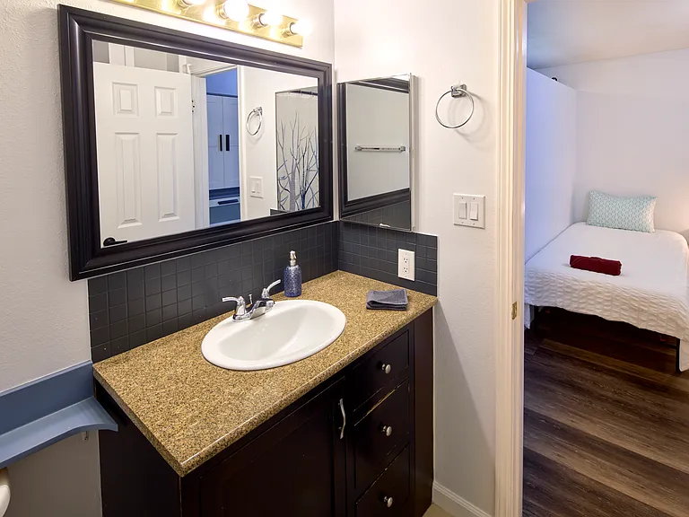 652 Greenbriar Townhouse Way — Photo 15
