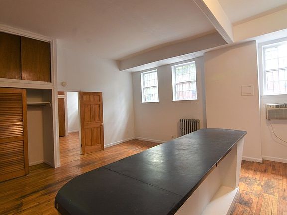 3rd image of 159 Kane St APT 1B